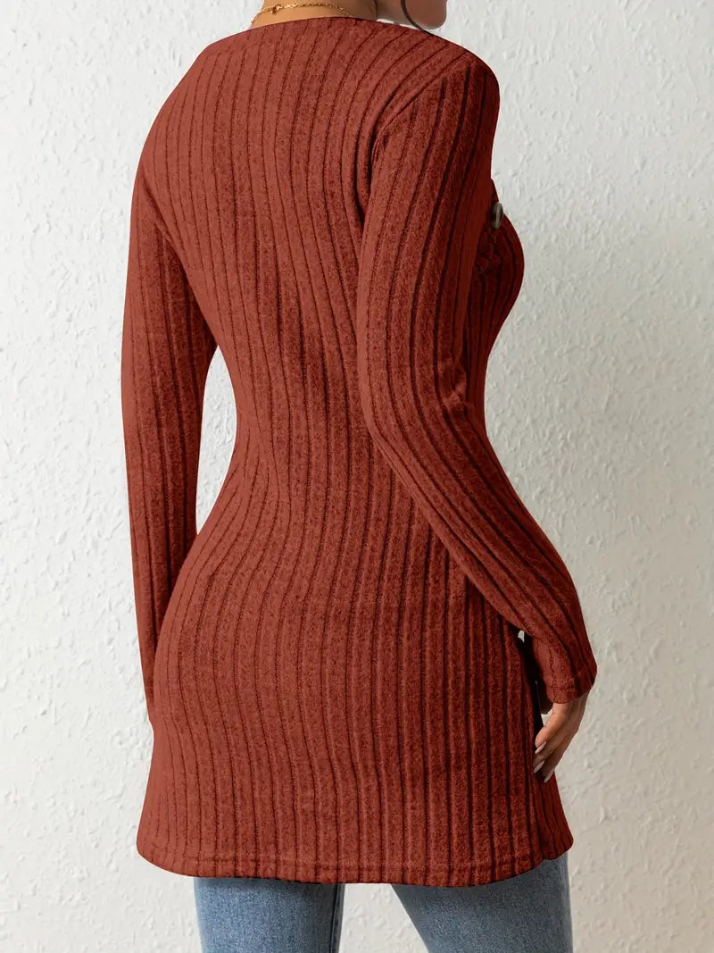 Juliana | Asymmetric Top with Button Closure and Ribbed Texture